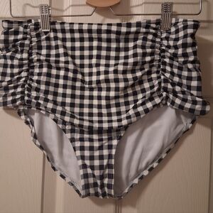 La Vie en Rose Ruched High-Waisted Bikini Bottoms